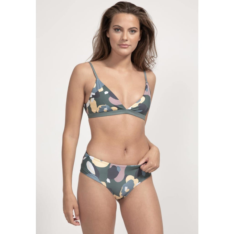 boochen sustainable surf bikini bottom Amami style in green flower print