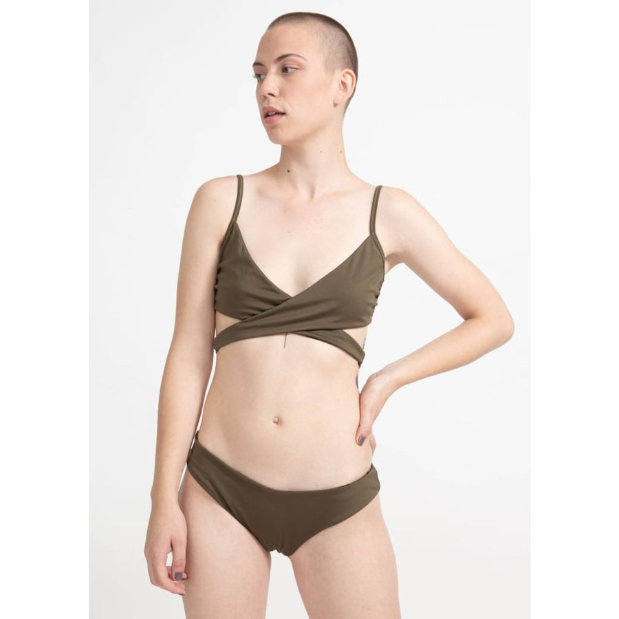 nachhaltige bikini bottom arpoador green leopard moss, sustainable swimwear, reversible swimwear