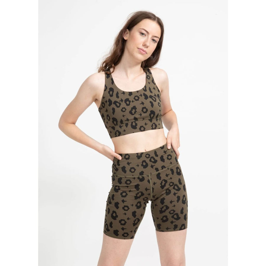 boochen eco-friendly sportsbra, yoga top, sportsbh, sustainable activewear, sustainable sportstop, nachhaltige sportsbh in Green leopard print