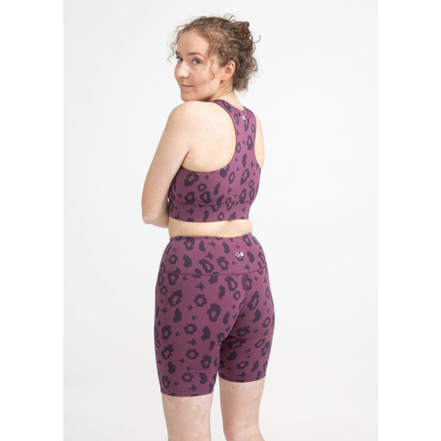 boochen eco-friendly sportsbra, yoga top, sportsbh, sustainable activewear, sustainable sportstop, nachhaltige sportsbh in lila leopard print