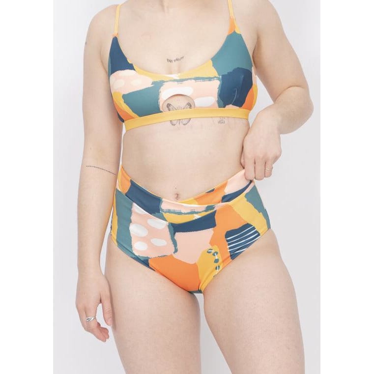 Diani Bikini Bottom Reversible in Painting Print / Little 